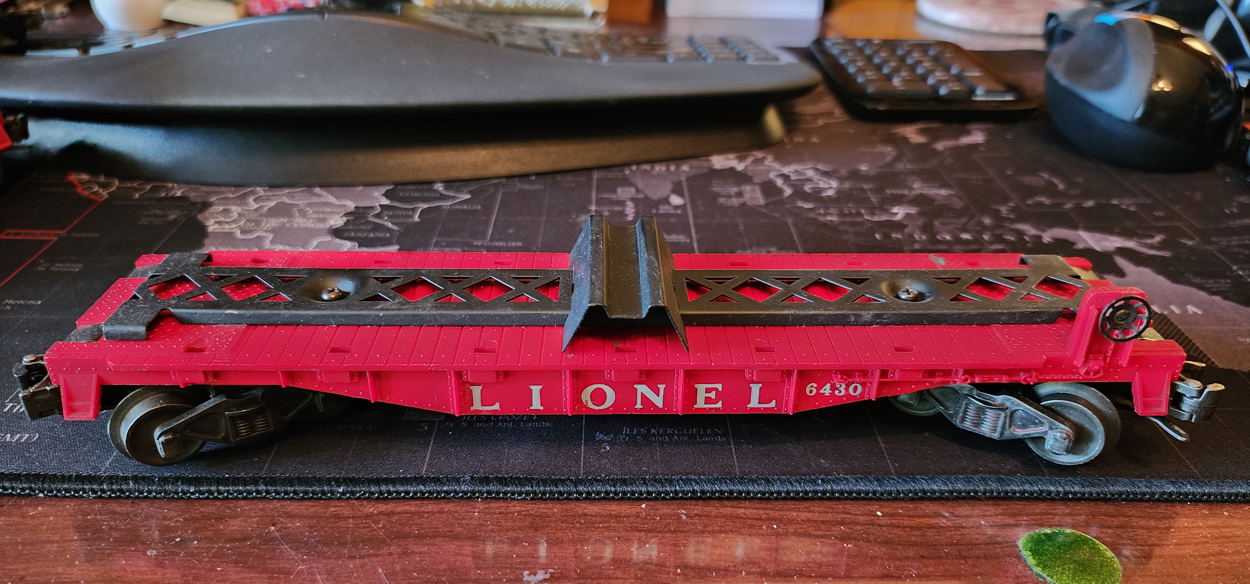Lionel 6430 Flatcar with Cooper-Jarrett Trailer Support