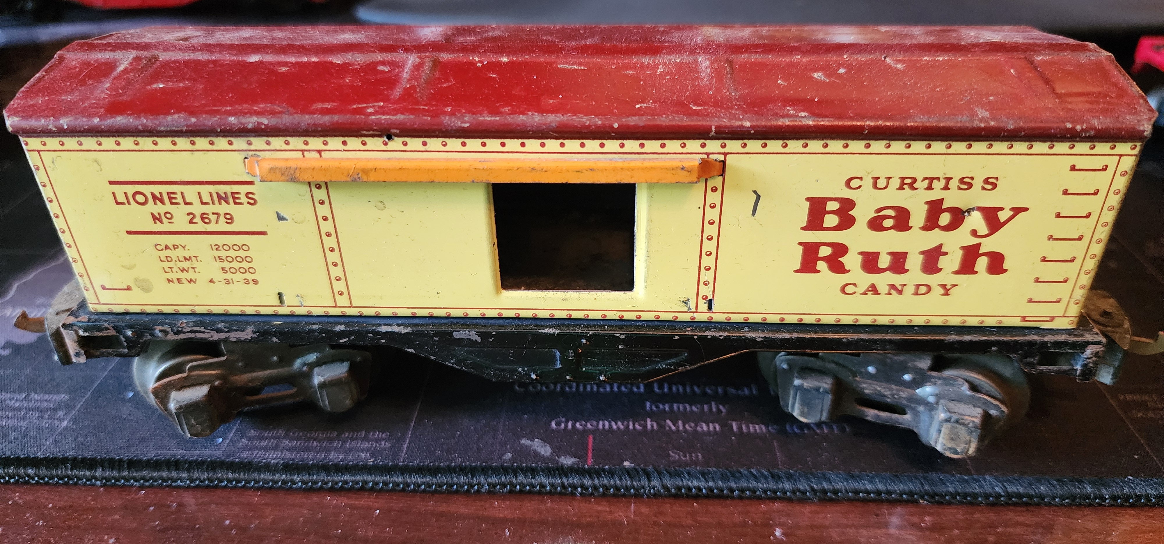 Lionel 2679 Baby Ruth Boxcar - Yellow and Red