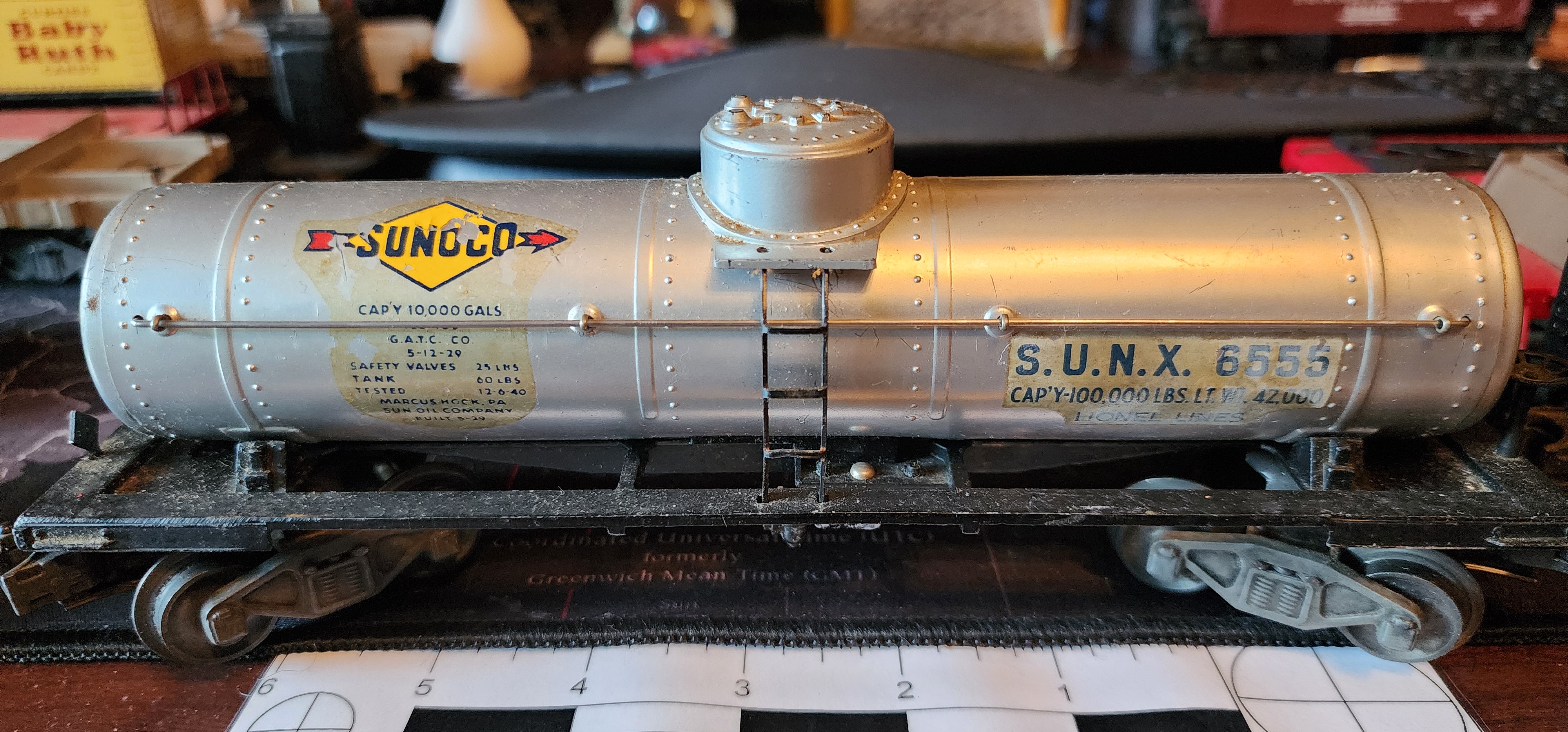 Lionel Lines Sunoco Tank Car No. 6555 (Silver)